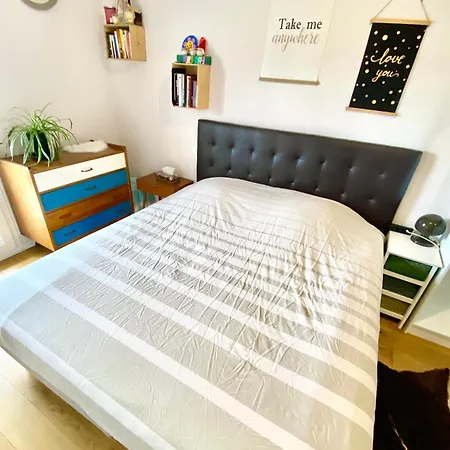 Apartment Cosy - Balcon - Parking Gratuit - 10min Centre