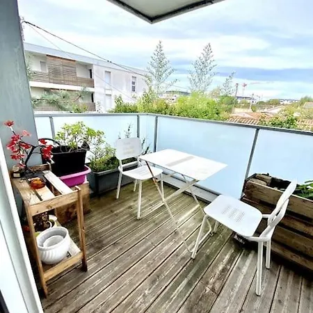 Apartment Cosy - Balcon - Parking Gratuit - 10min Centre *