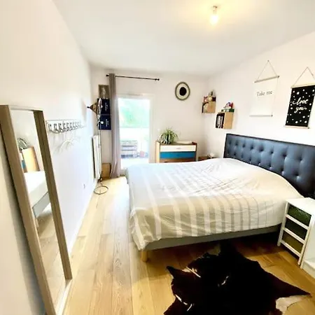 Apartment Cosy - Balcon - Parking Gratuit - 10min Centre