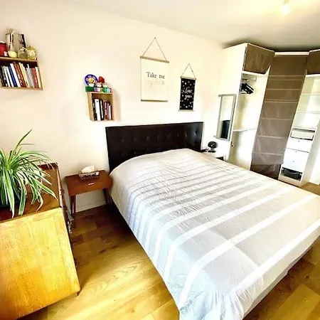 Apartment Cosy - Balcon - Parking Gratuit - 10min Centre Cenon