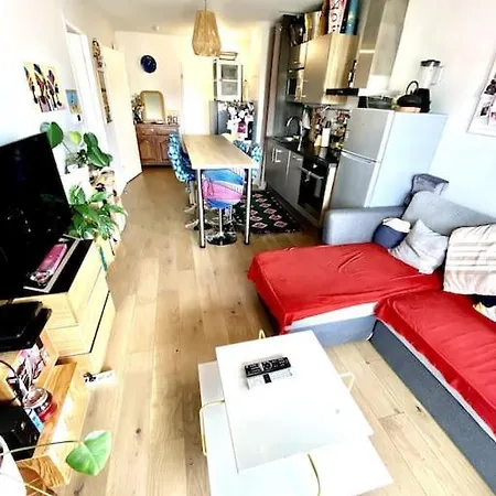 Apartment Cosy - Balcon - Parking Gratuit - 10min Centre Cenon