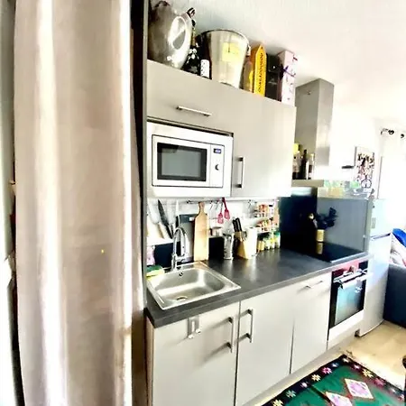 Cosy - Balcon - Parking Gratuit - 10min Centre Apartment *