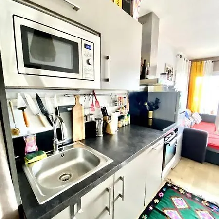 Apartment Cosy - Balcon - Parking Gratuit - 10min Centre Cenon