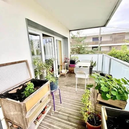 Cosy - Balcon - Parking Gratuit - 10min Centre Cenon